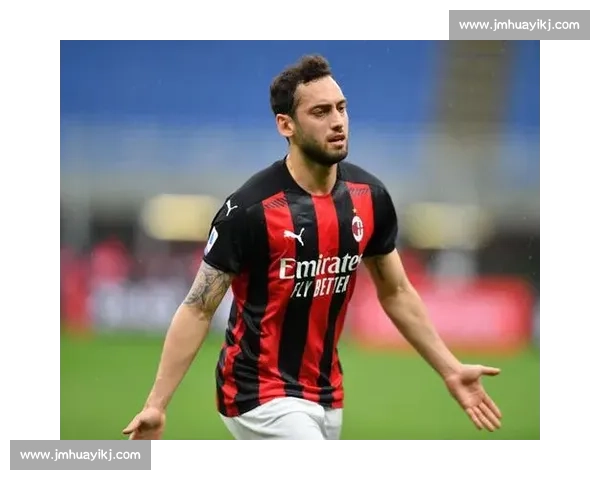 加拉塔萨雷主席澄清:与恰尔汗奥卢的交流纯属偶然,非转会谈判